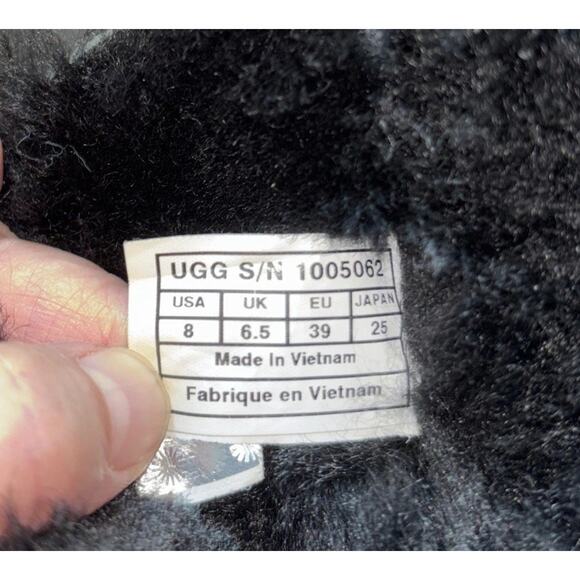 UGG Australia‎ Women's Sz 8 BAILEY BOW Black Shearling Sheepskin Ankle Boots - Picture 3 of 11